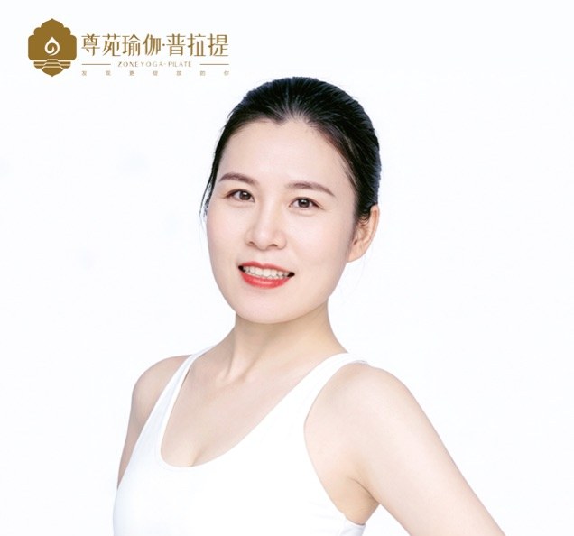 王明明 · 尊苑瑜伽普拉提瑜伽老师